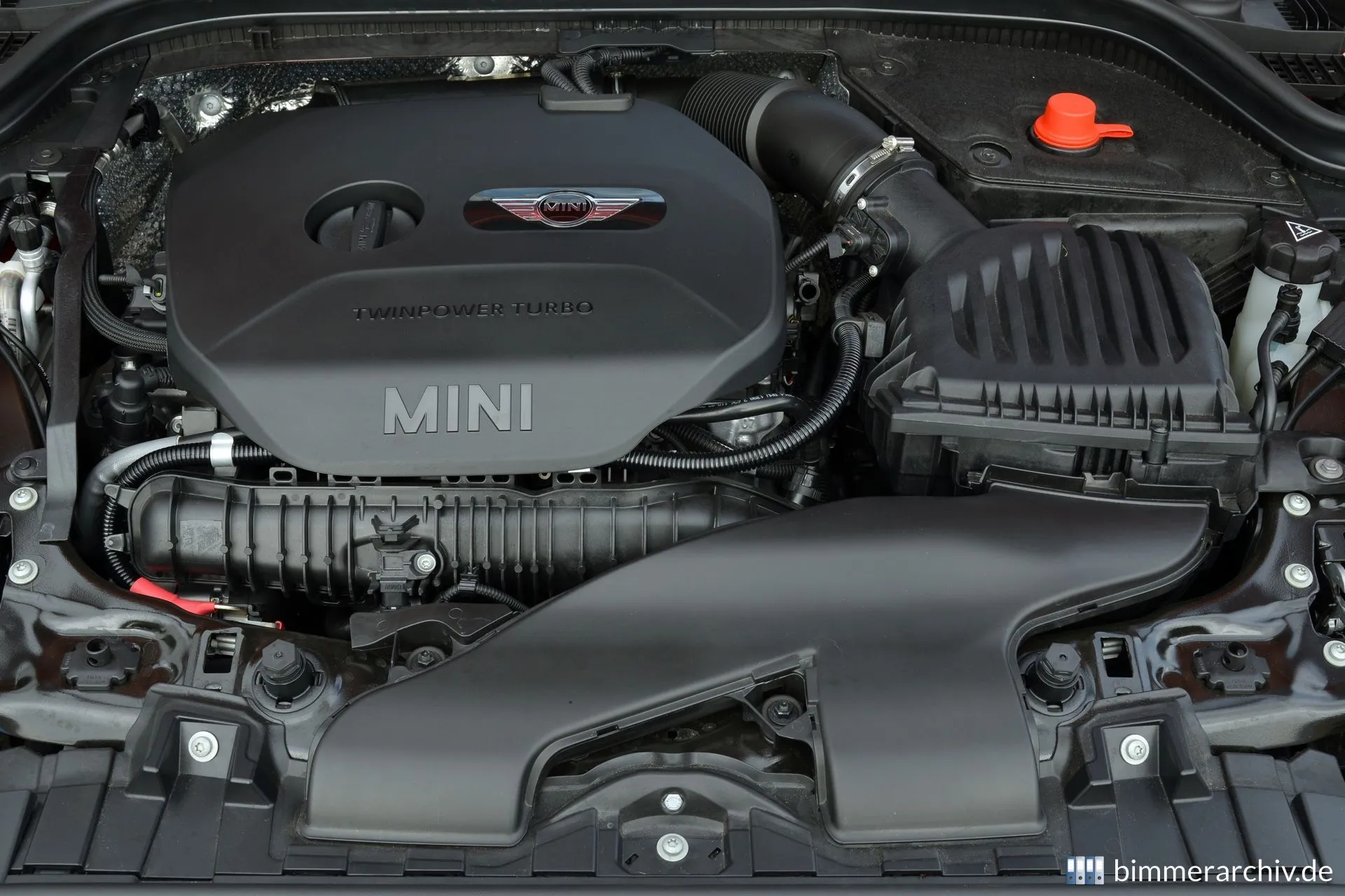 MINI B48 2.0L Engine Oil Service