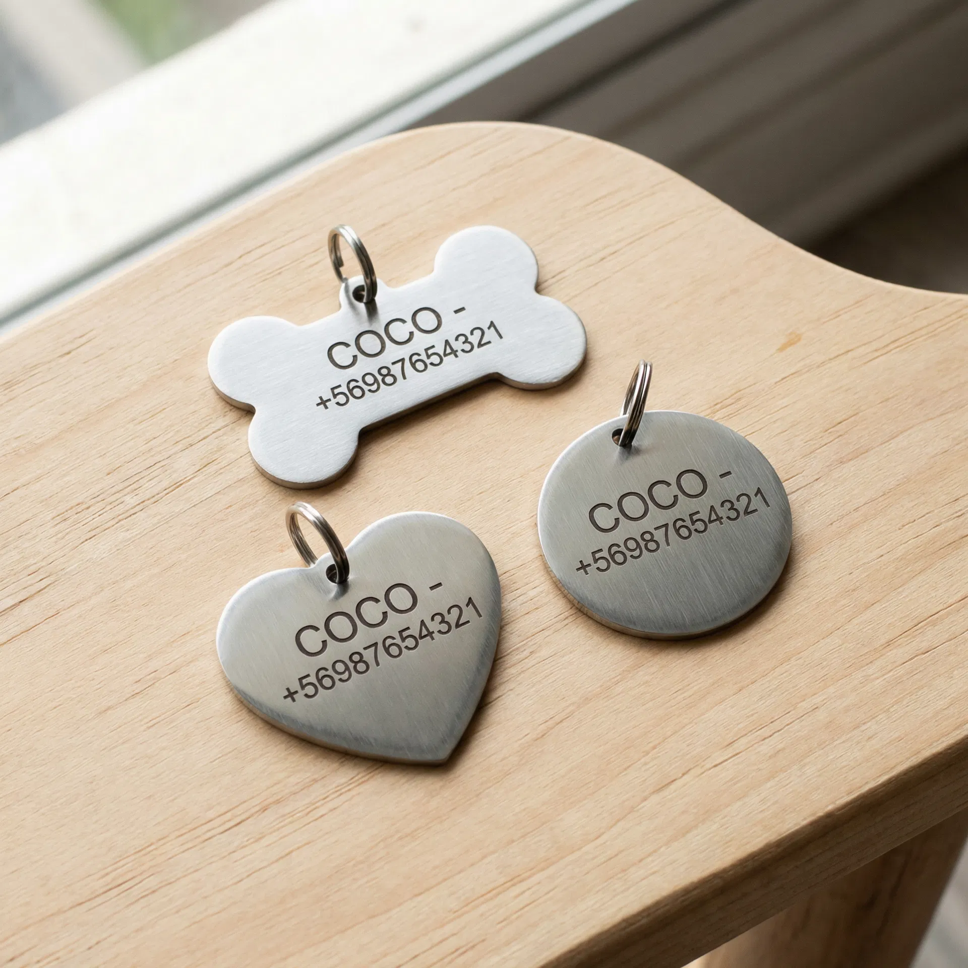 Placas de identificación para mascotas en acero inoxidable con nombre grabado