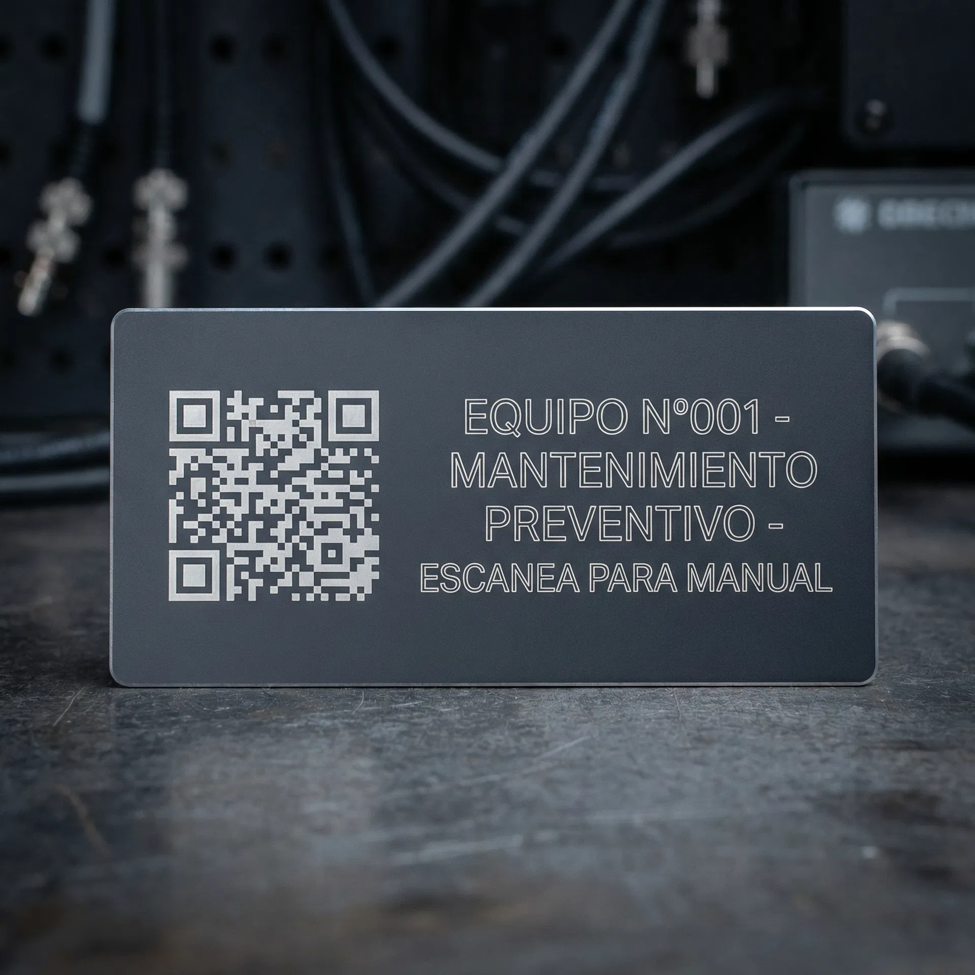 Placa QR operativo en aluminio anodizado para mantenimiento predictivo