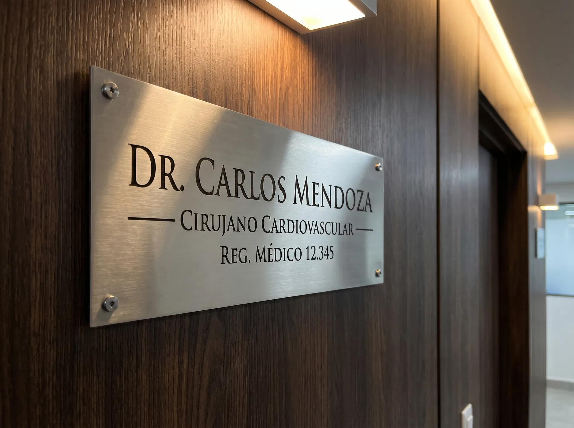 Placas de Médicos y Staff Hospitalario