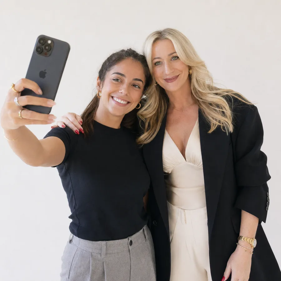 Absolventin der PMU Schulung bei Maryelle Beauty Academy