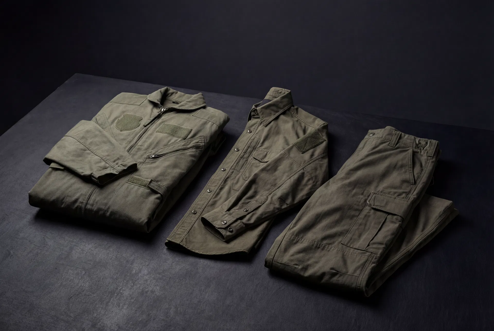 Tenues de Travail // Work Uniforms