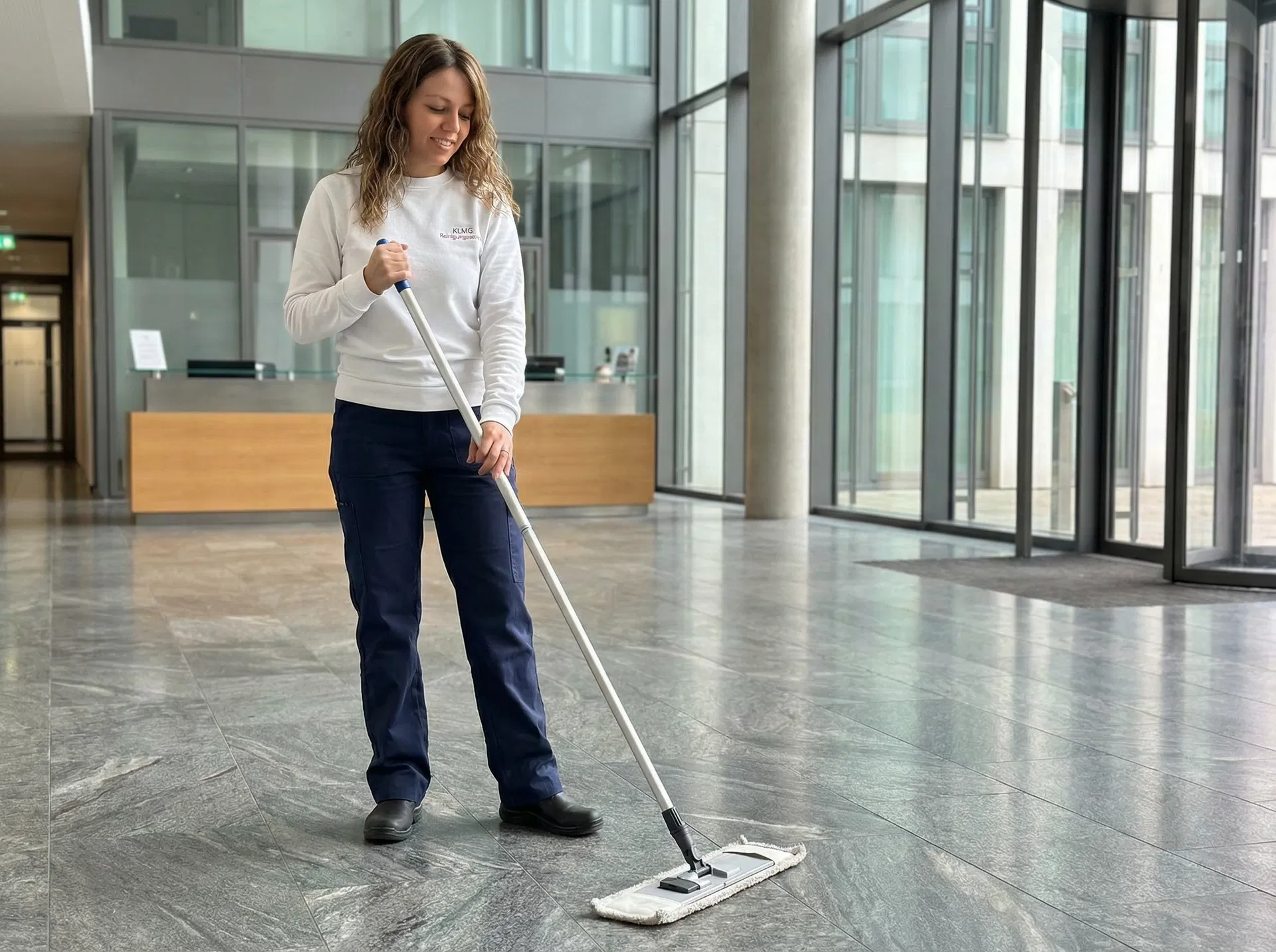 Boden- & Teppichreinigung