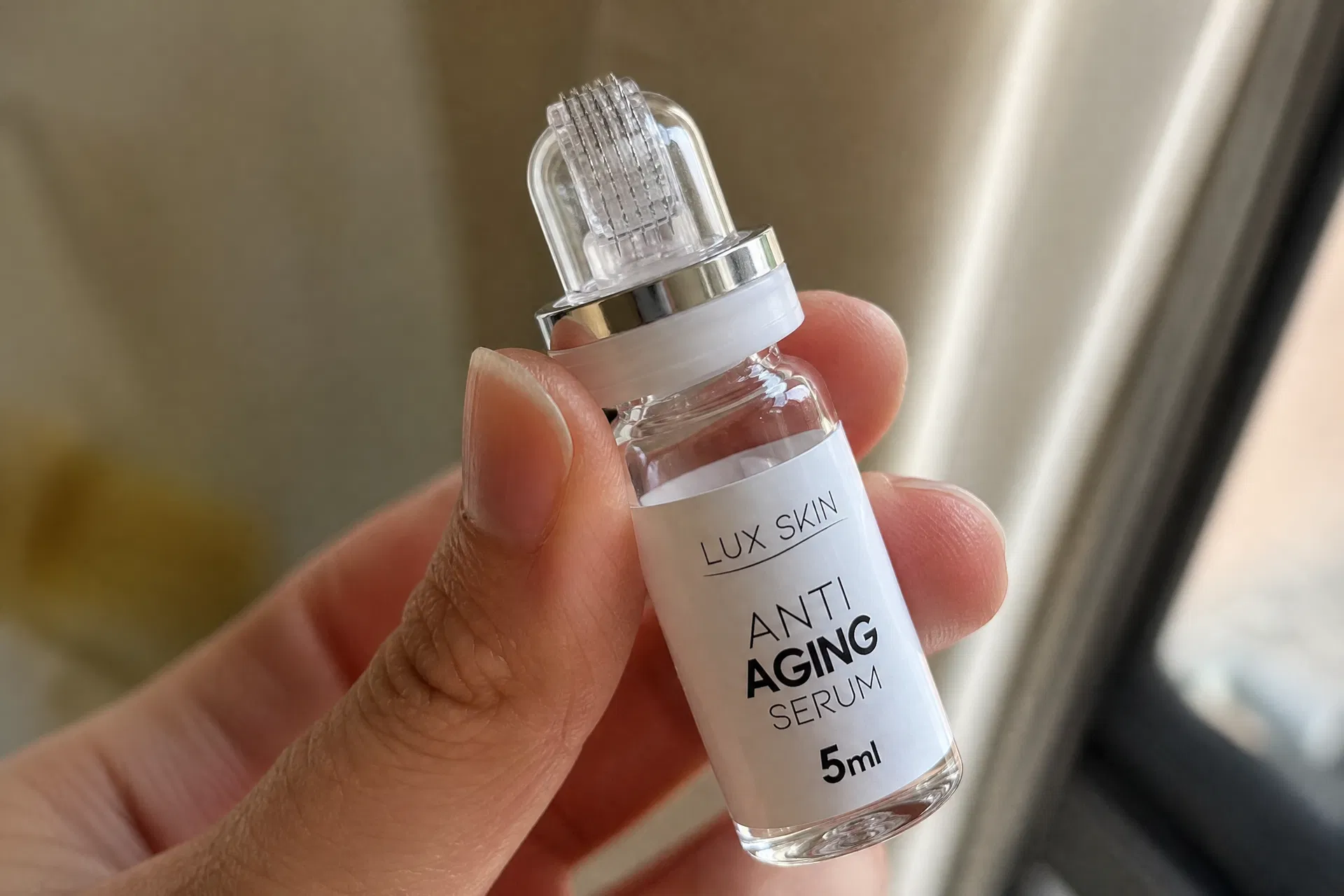 LUX SKIN micro-needle applicator close-up