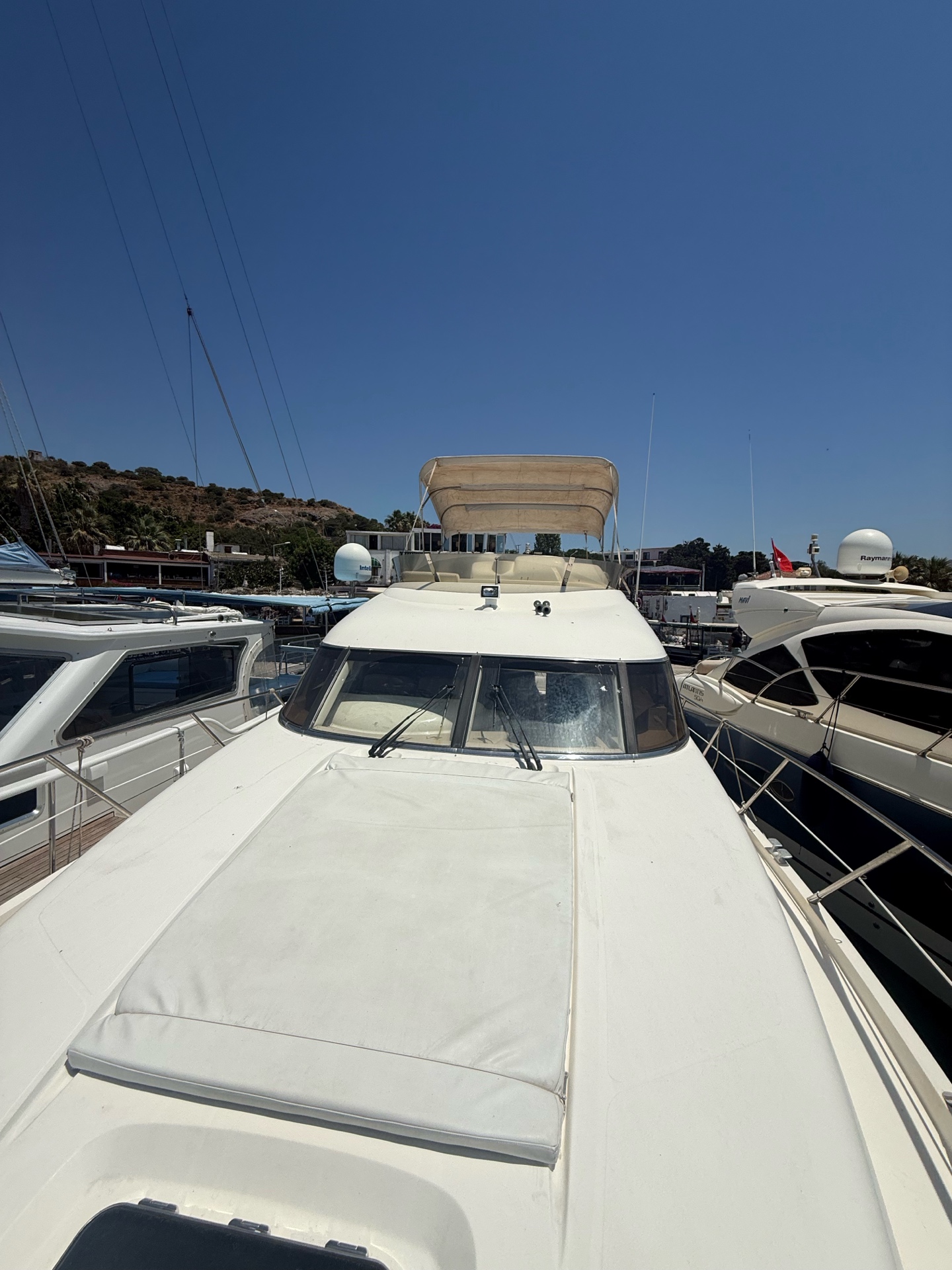 Sealine T47 — 2003 Model, 860 Saat, 960 HP Volvo Penta