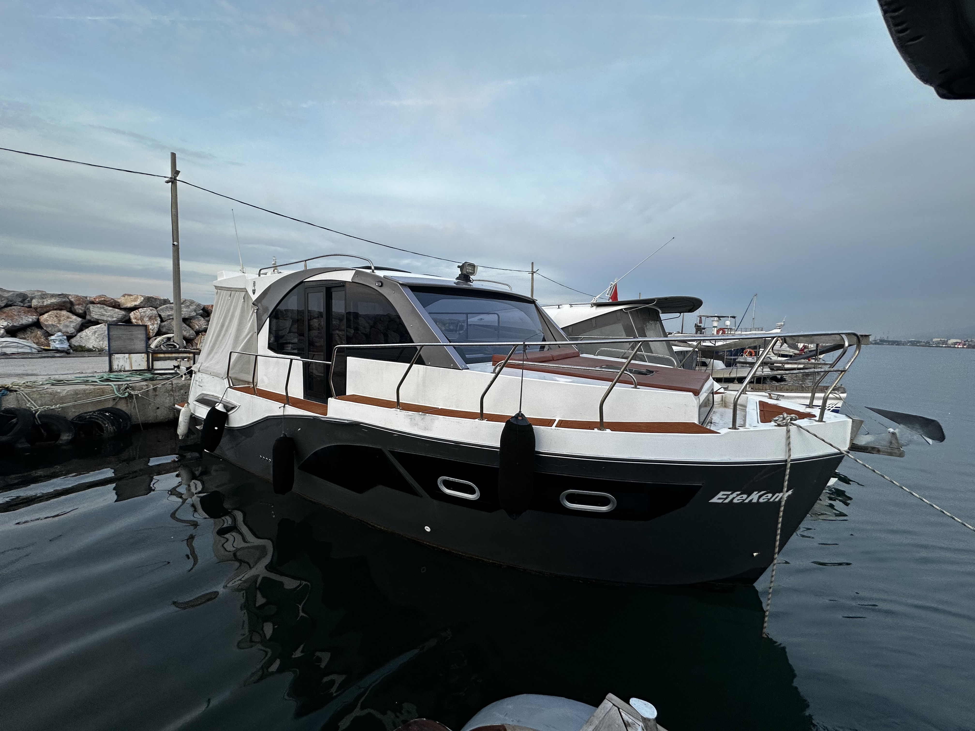 370 v8 toyata nanni 100 saatte - Motorbot fotoğraf 1