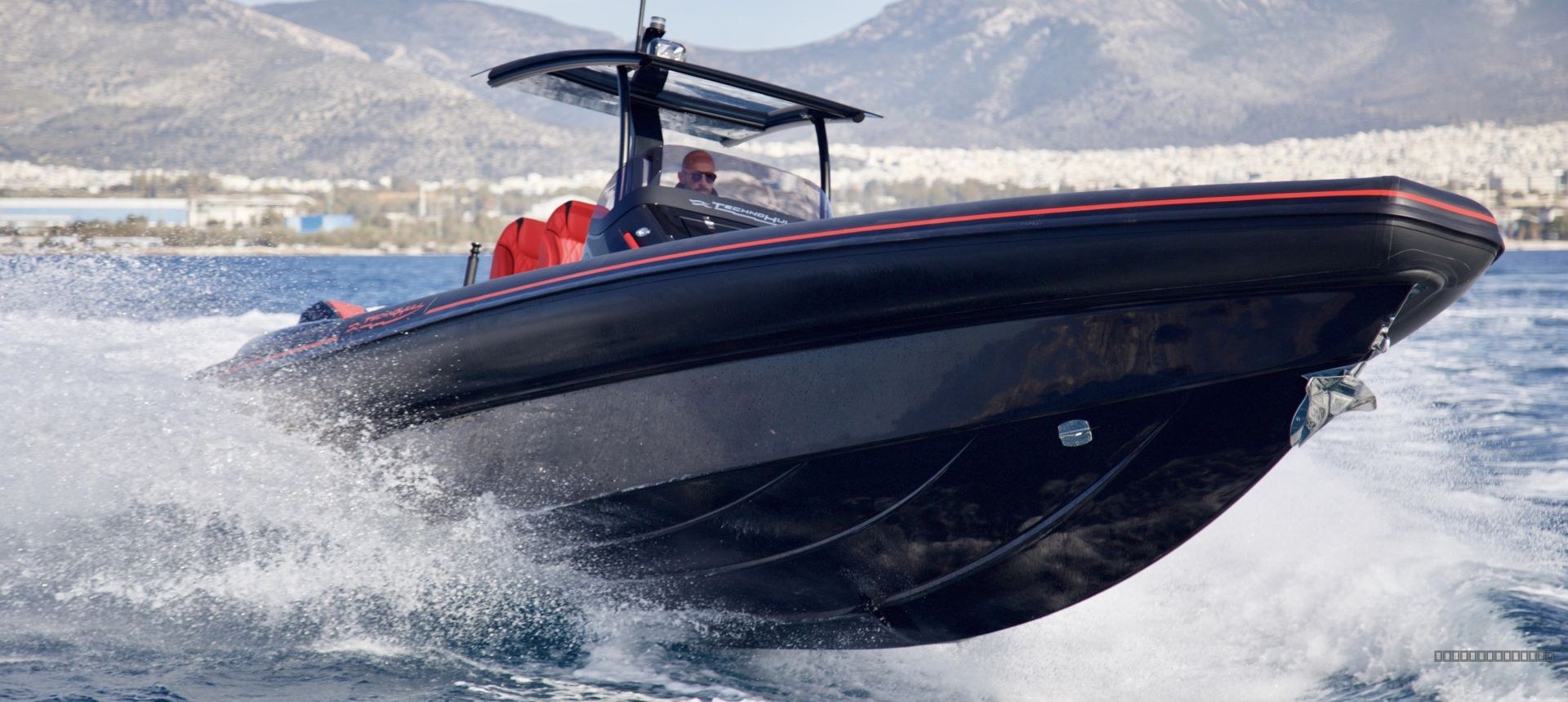 Technohull SeaDNA 999 | 2×400R Mercury Üst Düzey Performans