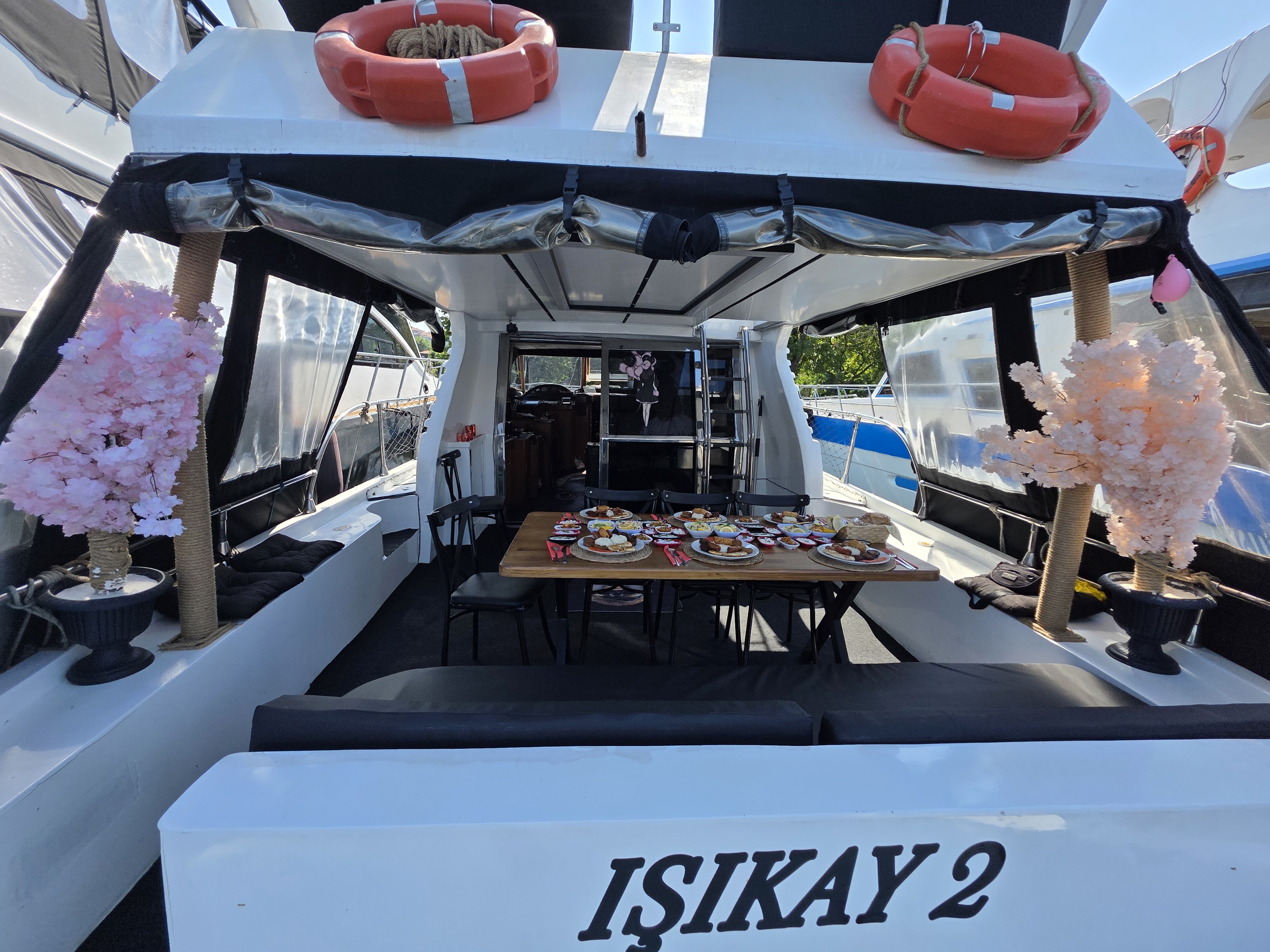 Sıfır refit aile ve gezi teknesi herşeyine sonuna kadar kefilim.