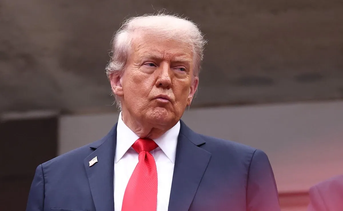 Dezvăluiri șocante din anturajul lui Trump: Ignoră consilierii, se enervează și improvizează!