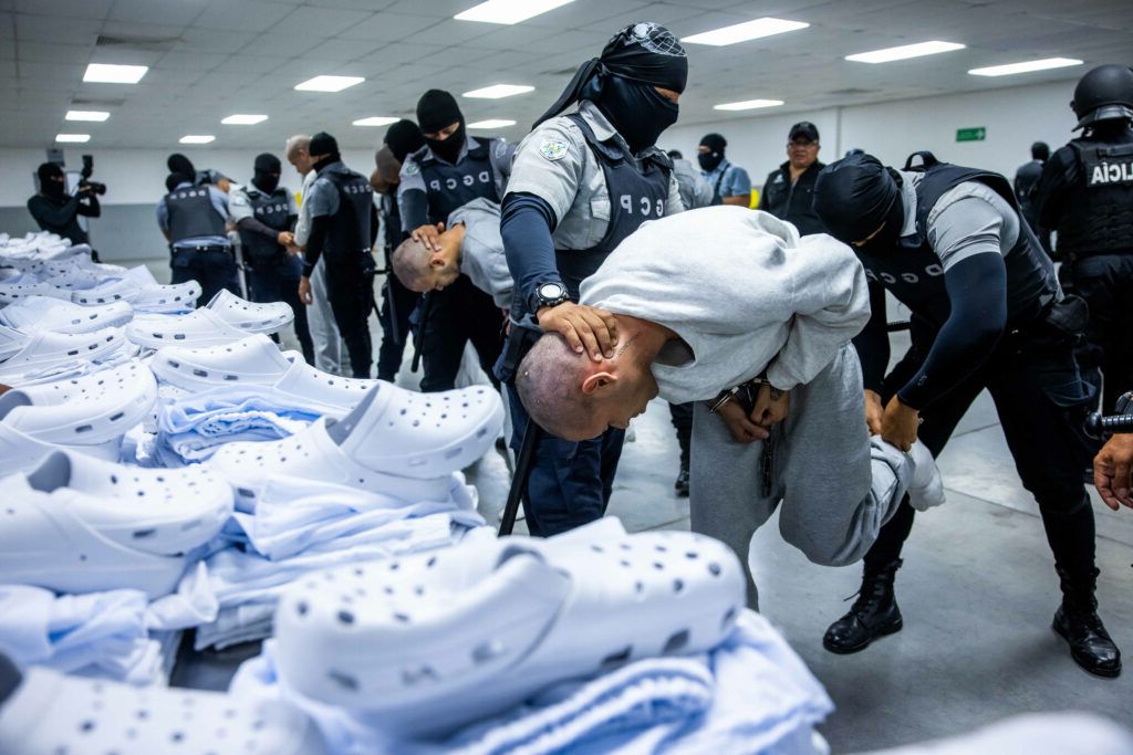 Japonia, decizie istorică: Ridică interdicția asupra exportului de arme letale