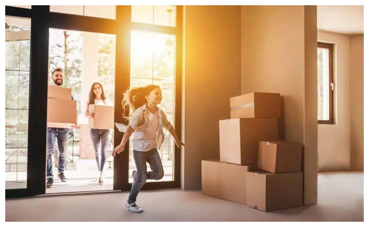 Generația Z vs. Millennials: Cine cumpără mai ieftin și cine se îndatorează mai mult?