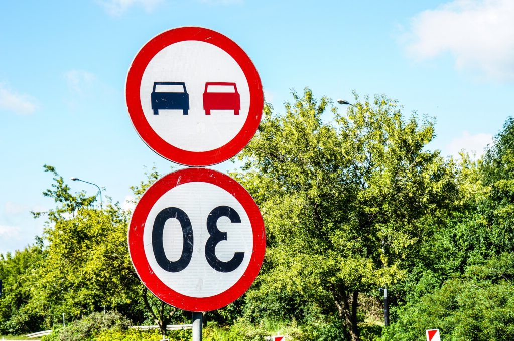 Viteza redusă la 30 km/h în orașe salvează vieți: Dovezi din 38 de metropole europene