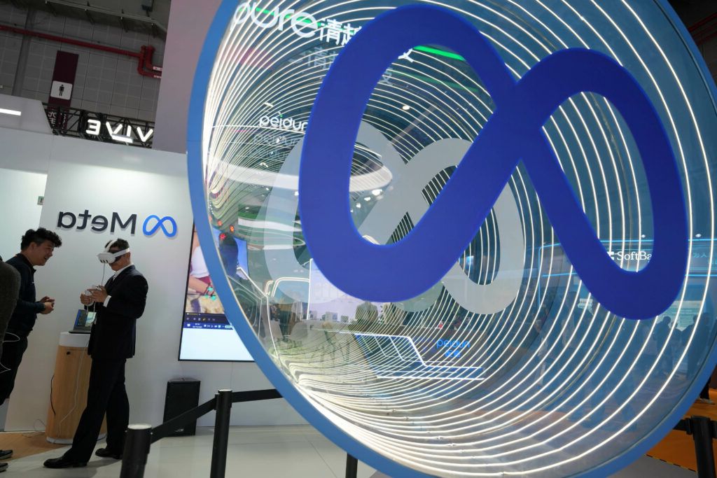 Meta dă afară 8.000 de angajați pentru AI; Microsoft pregătește plecări voluntare masive