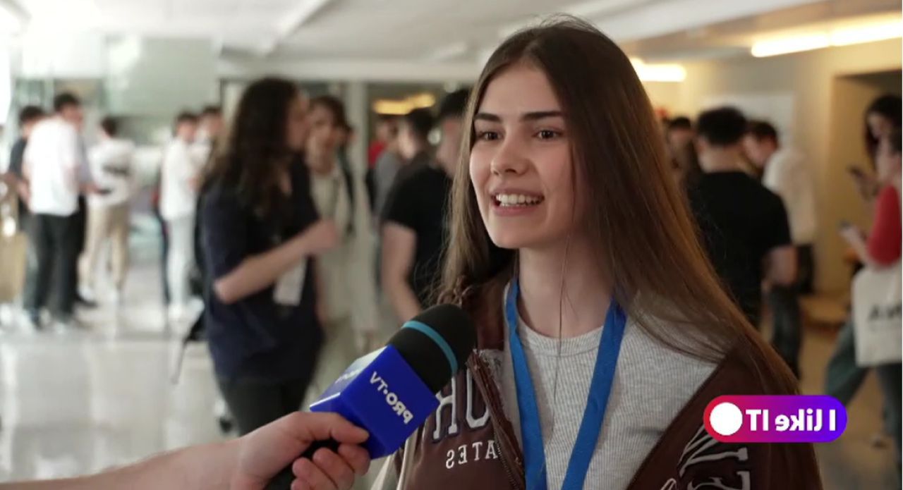 Olimpiada Națională de AI: 160 de elevi învață inteligența artificială pe cont propriu