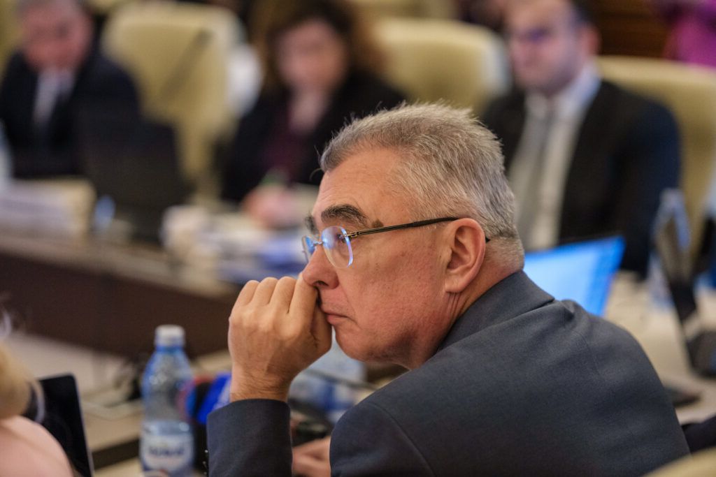 AUR depune moțiune de cenzură împotriva Guvernului Bolojan: Se anunță un scandal politic!