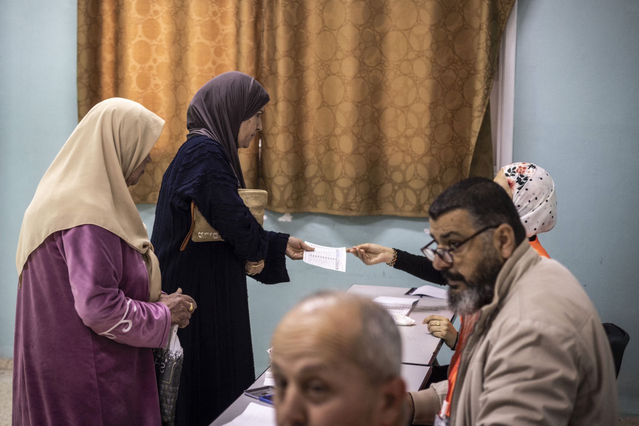 Alegeri locale în Cisiordania și Gaza: Vot sub asediu, cu opțiuni limitate și în plin război