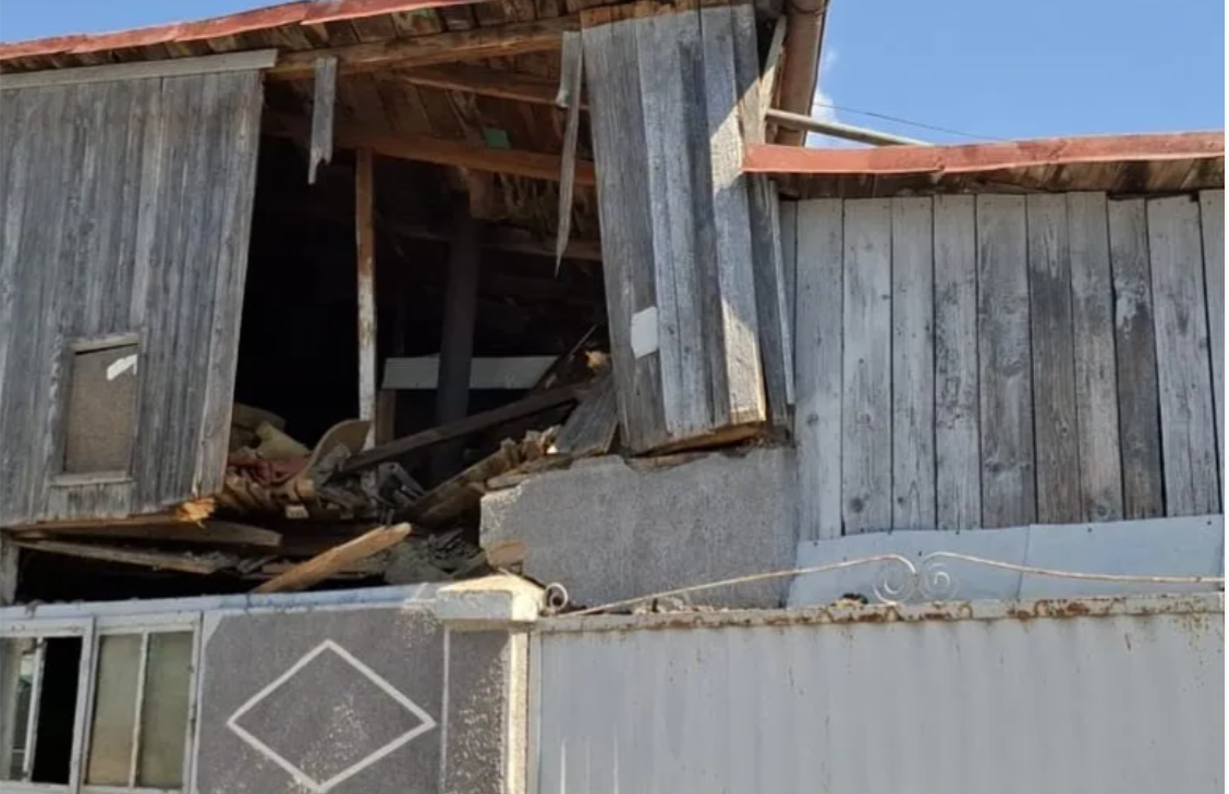 Dronă prăbușită în curtea unui bătrân imobilizat. Nepoata, în stare de șoc: „Am scăpat cu viață!”