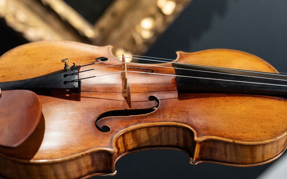 Stradivarius de 10 milioane, pierdut în război, ar fi reapărut!