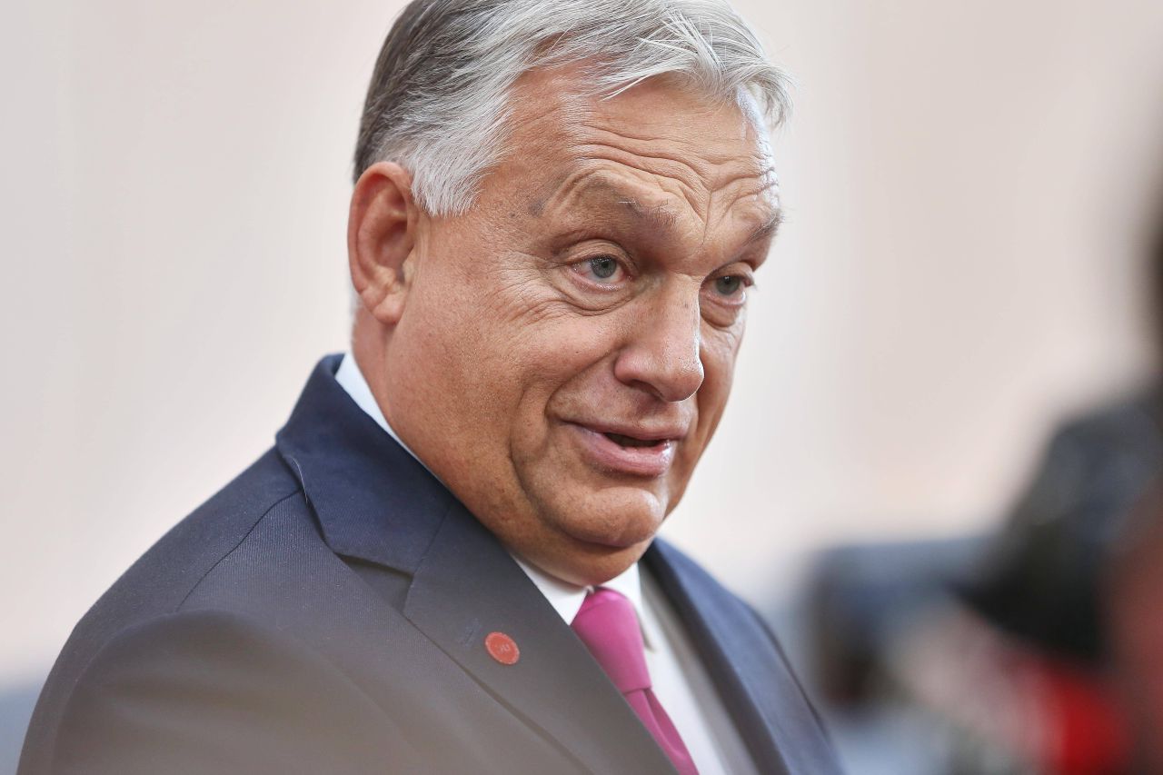 Averile aliaților lui Orbán, mutate urgent din Ungaria cu avioane private. Unde își ascund miliardele?