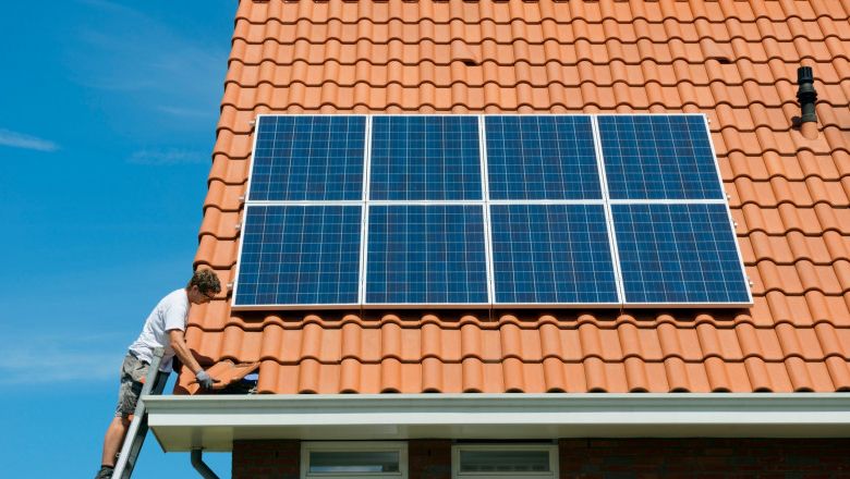 Prosumatorii cer Guvernului soluții: TVA de 5% pentru fotovoltaice și alte măsuri anti-facturi mari