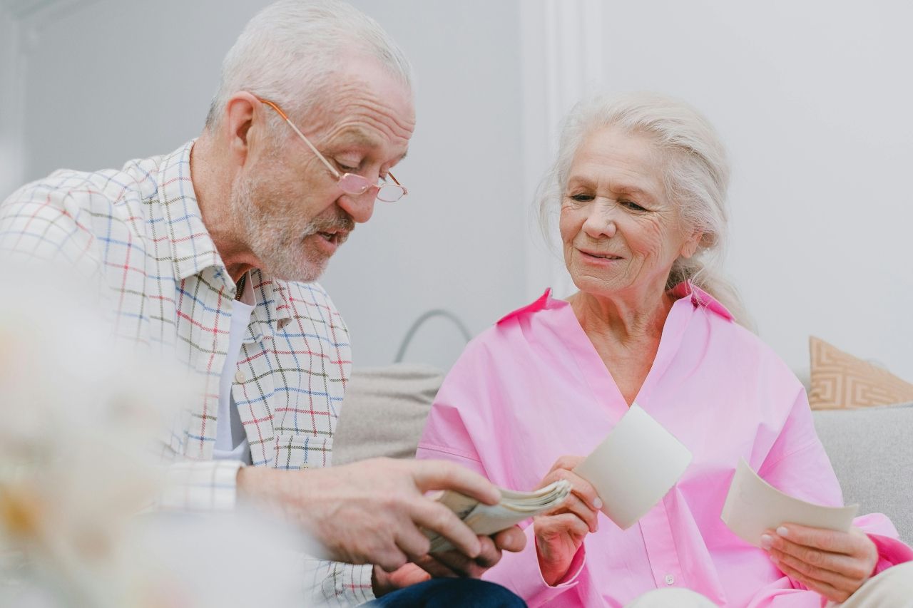 Pensiile de stat nu vor asigura un trai decent: Avertisment sumbru pentru români!