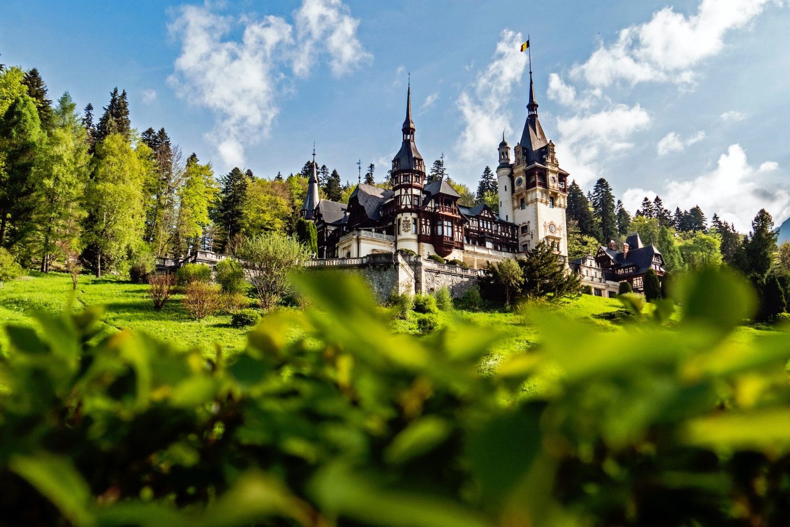 1 Mai: Românii aleg vacanțe cumpătate, cu Litoralul, Delta și muntele în topul preferințelor