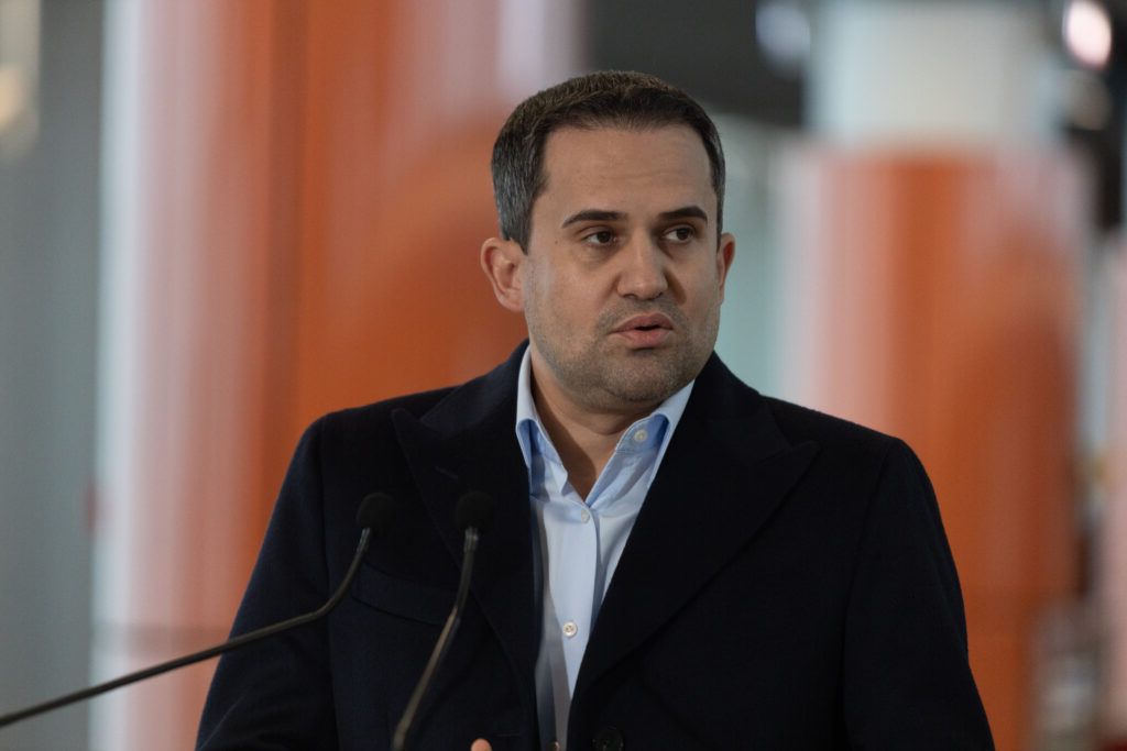 Fost ministru al Transporturilor: TAROM nu se închide!