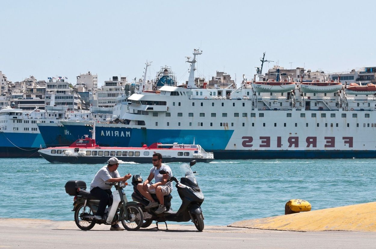 Atenție, români! Ce trebuie să știi dacă mergi în Grecia de 1 Mai