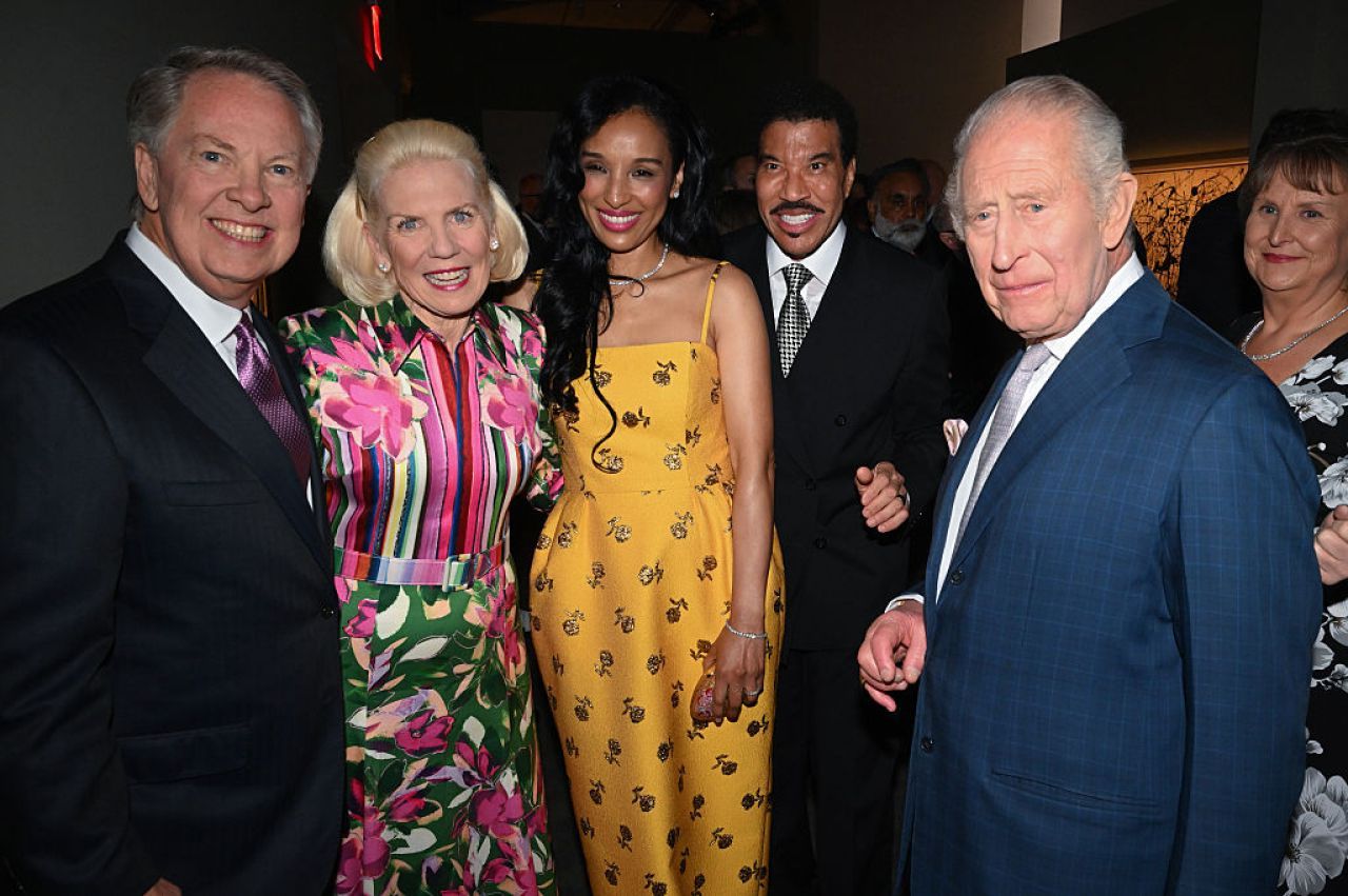 Eleganță regală la New York: Celebritățile uimesc în ținute spectaculoase la gala lui Charles! FOTO