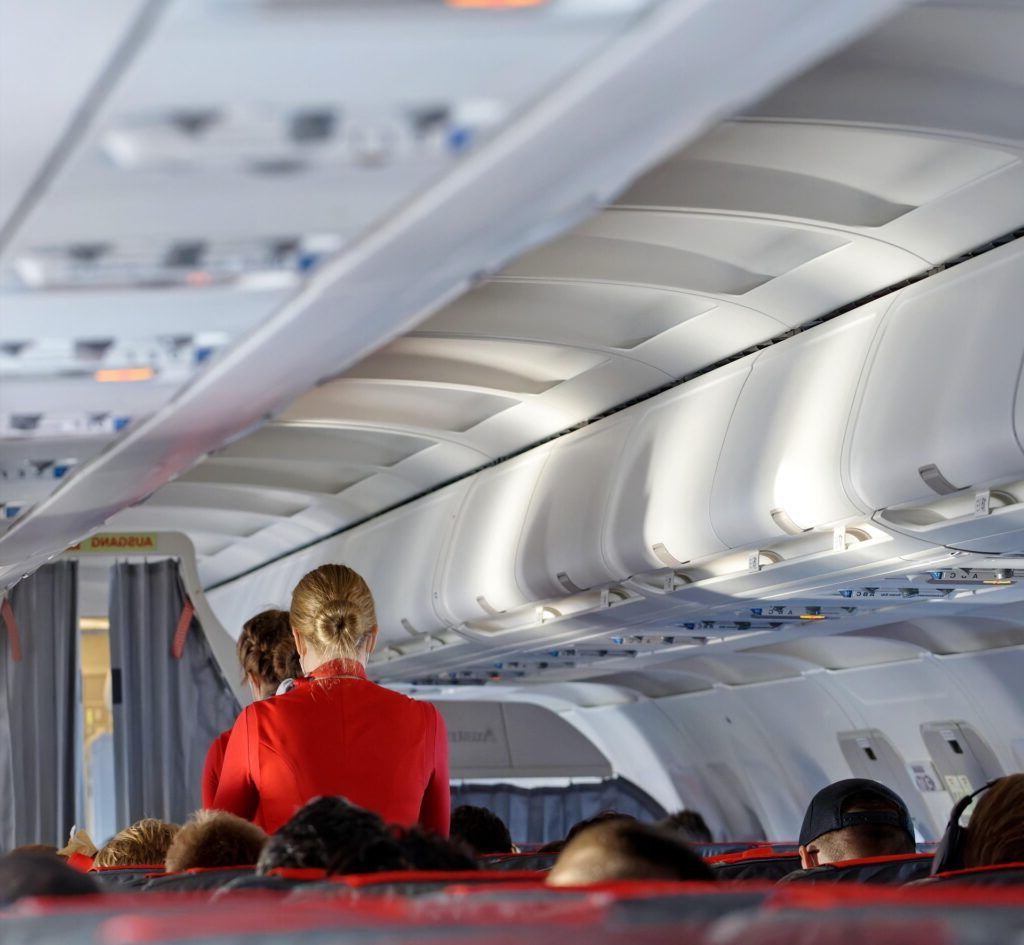 TAROM, în pragul colapsului? O nouă companie aeriană românească își ia zborul!