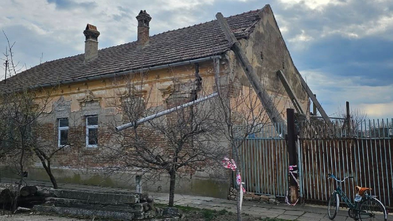 Noi reguli pentru proprietarii de case: Amenzi usturătoare dacă ignori gardul sau fațada!