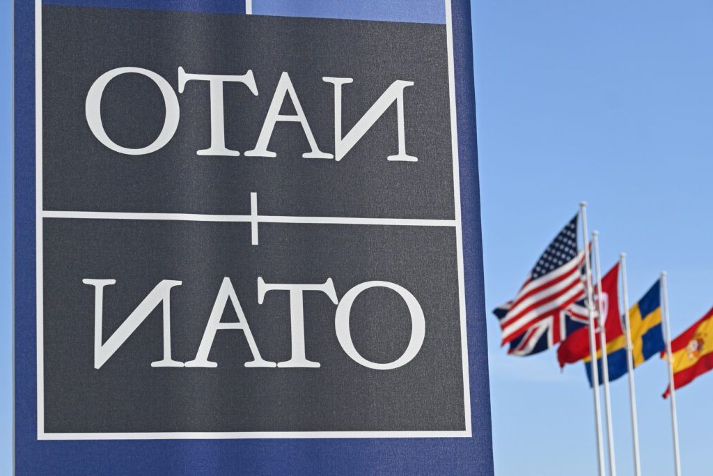 NATO, nepregătită de război cu Rusia? Cinci vulnerabilități majore, dezvăluite de conflictul din Orient