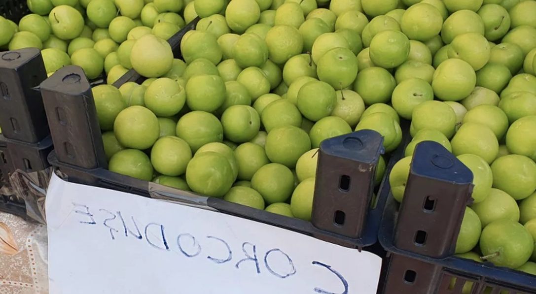 Corcodușele, mai scumpe ca niciodată! Cât costă acum fructele copilăriei noastre?