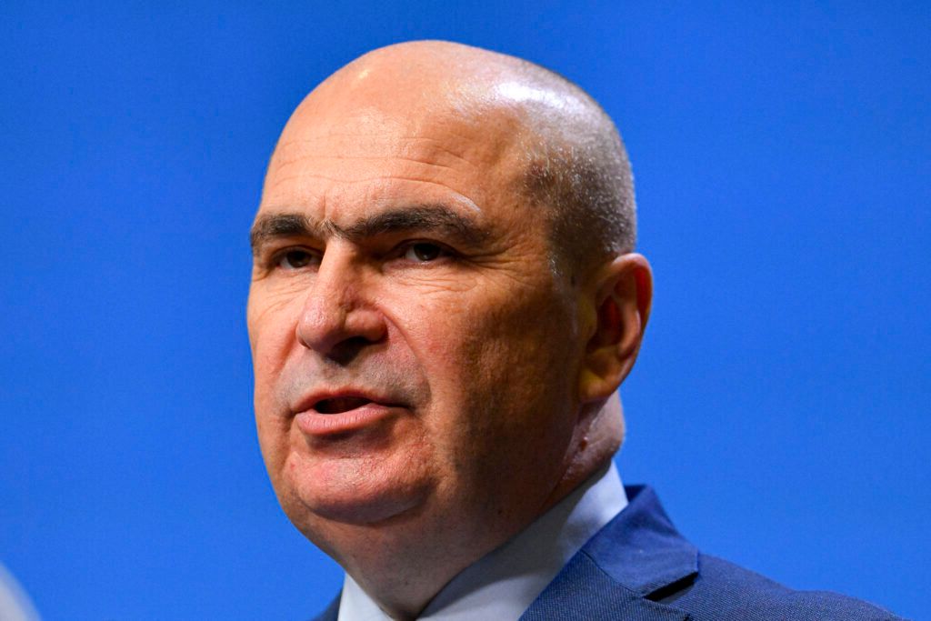 Răspunsul premierului: Rămâne Bolojan președinte PNL dacă moțiunea trece?