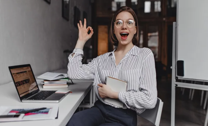 Românii cred în muncă! 4 din 5 spun că succesul vine fără pile și relații