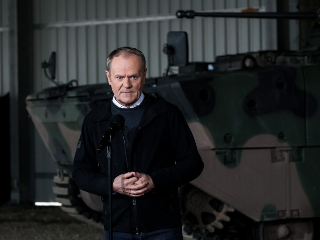 Tusk către NATO: Trebuie să oprim retragerea trupelor SUA din Germania! O tendință dezastruoasă.