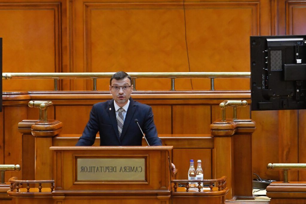 Avertisment USR: Moțiunea PSD-AUR, efecte devastatoare!