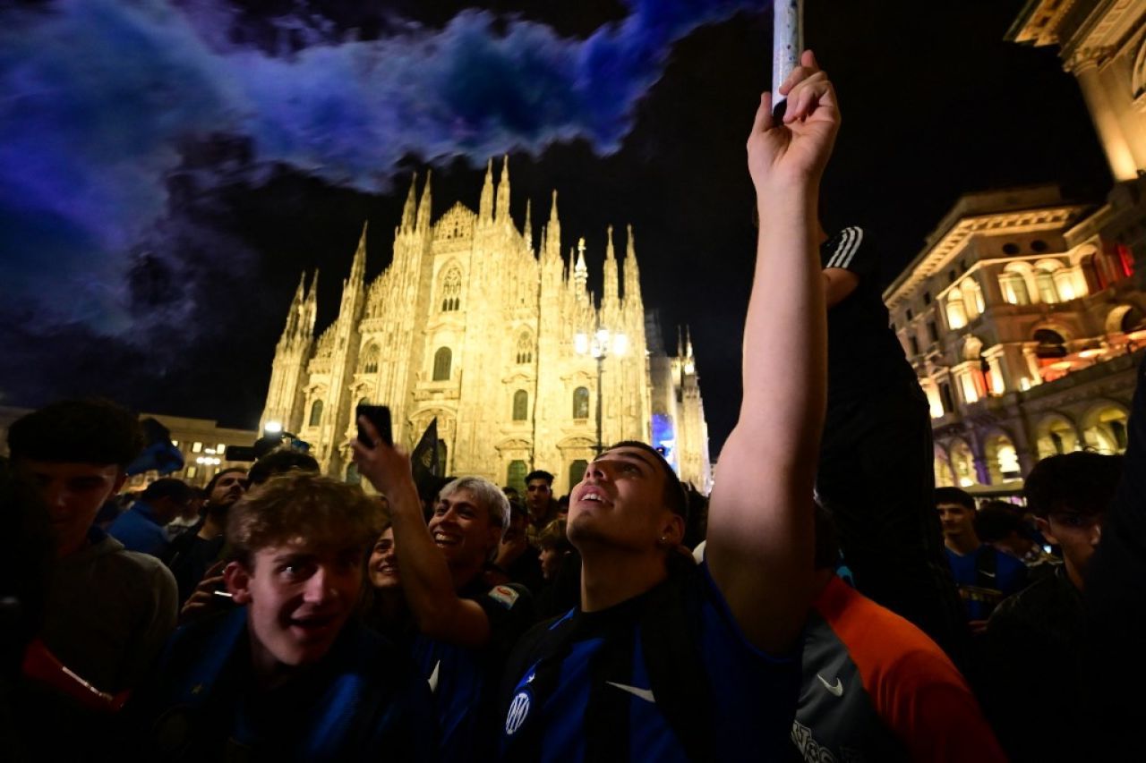Noapte magică la Milano. Bucuria titlului cu numărul 21 câștigat de Interul lui Chivu, în imagini | GALERIE FOTO