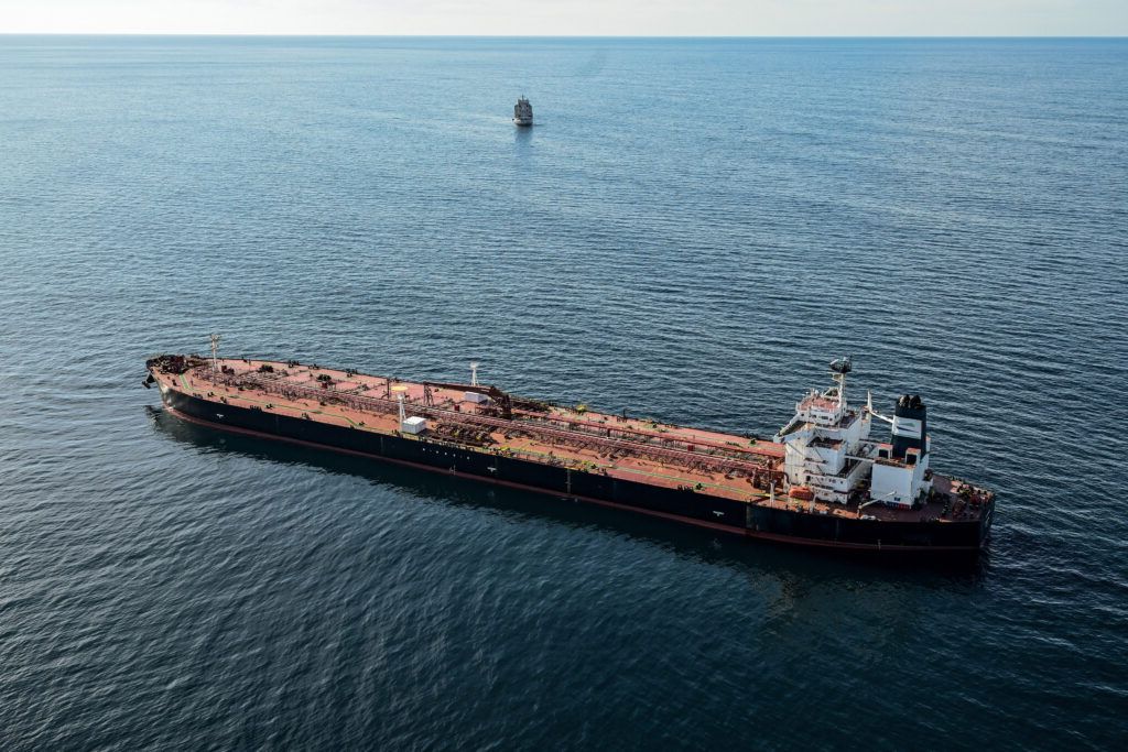 Suedia a reținut în Marea Baltică un petrolier suspectat că face parte din flota fantomă a Rusiei