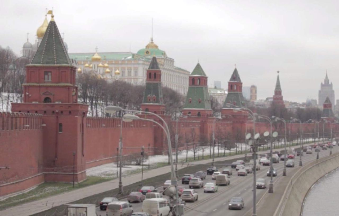 Atac masiv cu drone ucrainene la Moscova: O dronă a lovit periculos de aproape de Kremlin