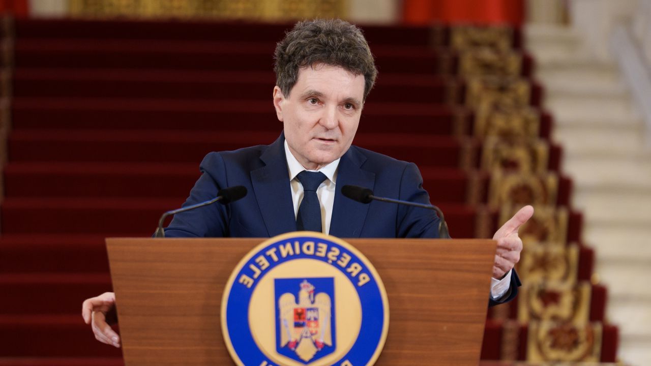 Nicușor Dan începe azi consultări cruciale cu partidele guvernamentale. Cine sunt primii chemați?
