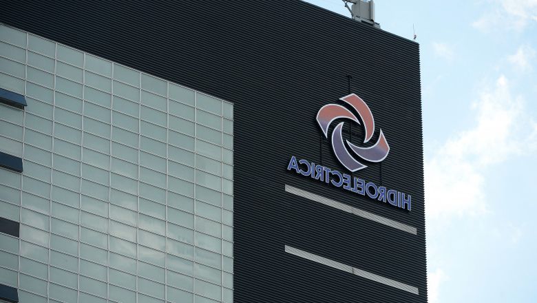 Scandal la Hidroelectrica: Acționarii cer suspendarea șefului Consiliului, acuzat de mită