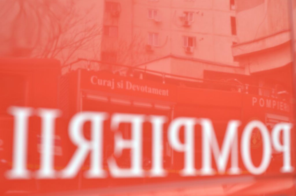 Flăcări violente în Retezat: Pompierii și salvamontiștii, mobilizați de urgență la o cabană