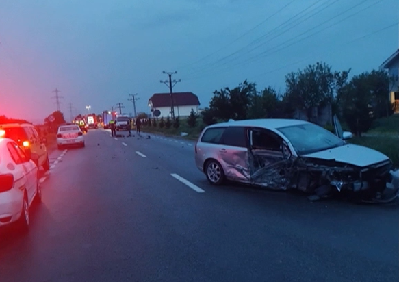 Tragedie pe DN 66, în Gorj: Un șofer a murit, altul grav rănit după impactul dintre un TIR și o mașină