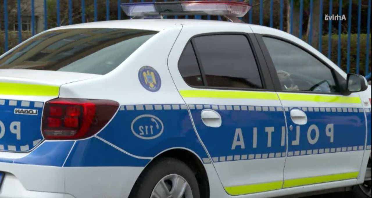 Urmărire ca-n filme în Constanța: Șofer beat, distruge mașini și se răstoarnă după ce fuge de poliție