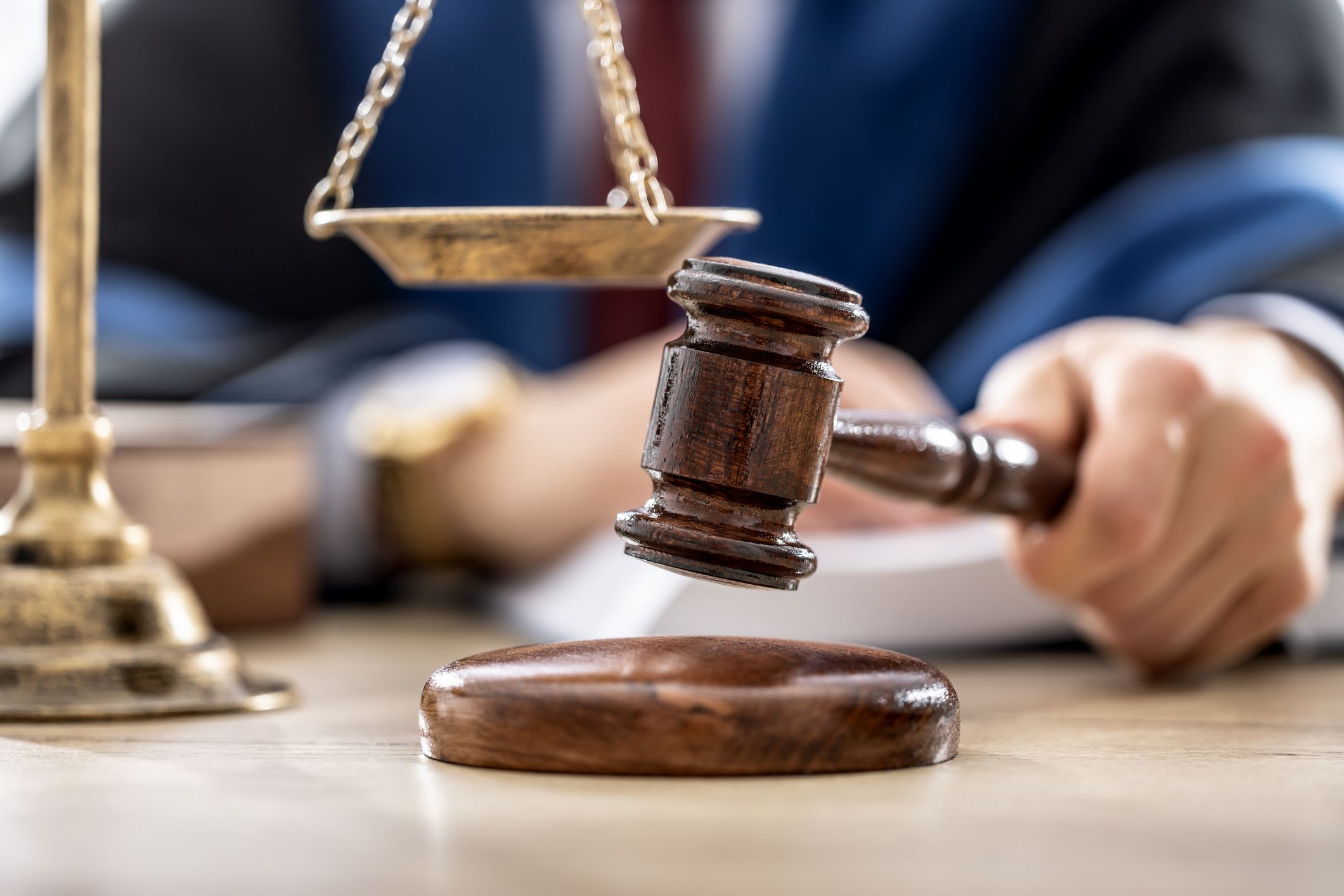 Legea adoptată: Victimele, anunțate la eliberarea, evadarea sau internarea infractorilor
