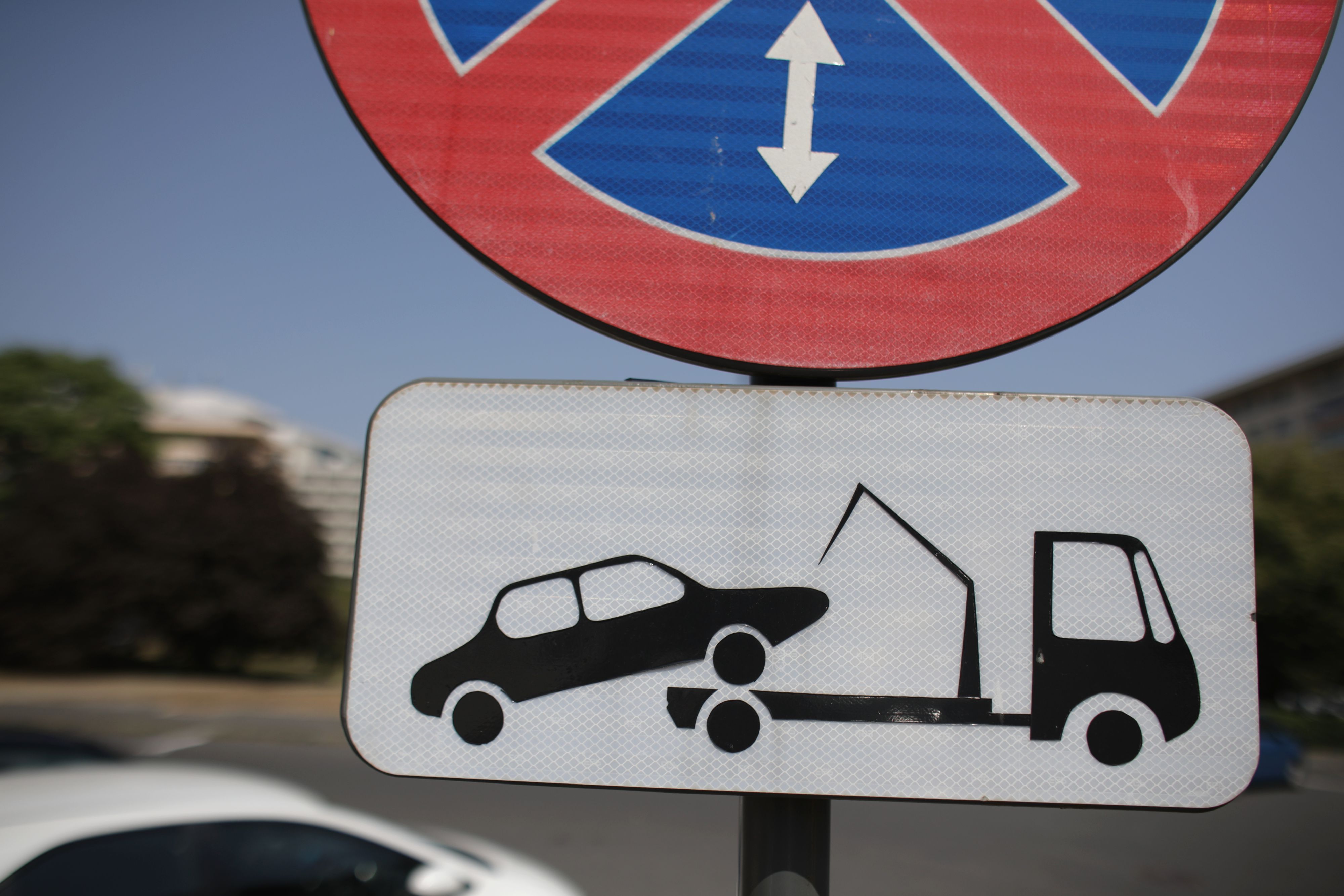 Tarife duble pentru mașinile ridicate: Primăria Capitalei pregătește majorarea!