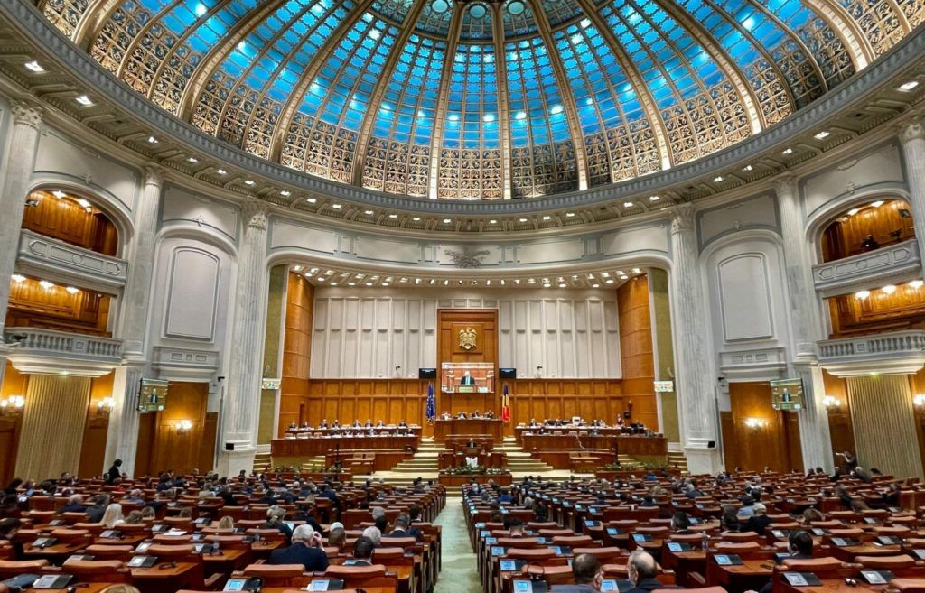 AUR, la 32% în sondaje pentru parlamentare. Nicușor Dan, al doilea cel mai de încredere politician