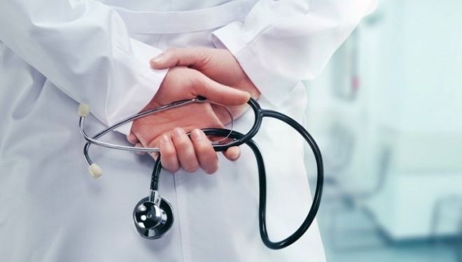 Meningită letală în Marea Britanie: Un student a murit, focarul se extinde