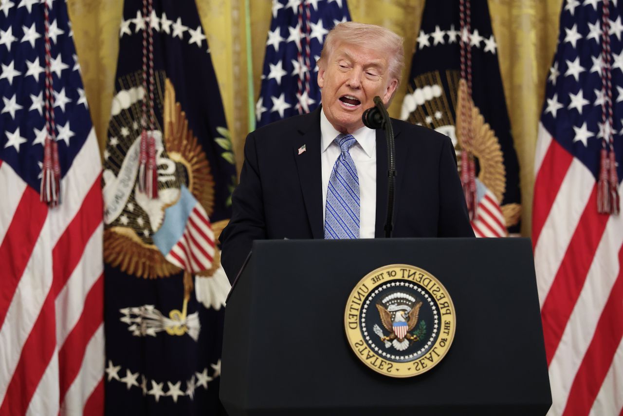 Trump avertizează Iranul: Răbdarea SUA se termină, tensiuni crescute în Ormuz